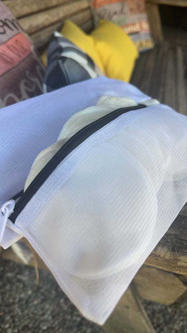 16PC REUSABLE MAKEUP REMOVER PADS WITH MESH LAUNDRY BAG image 1