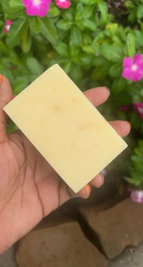 SHEA BUTTER & CARROT SOAP BAR image 0