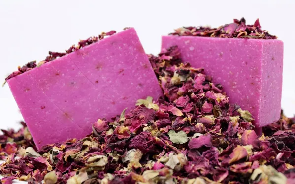 ROSE HIGH VIBES EXFOLIATING SOAP BAR image 0