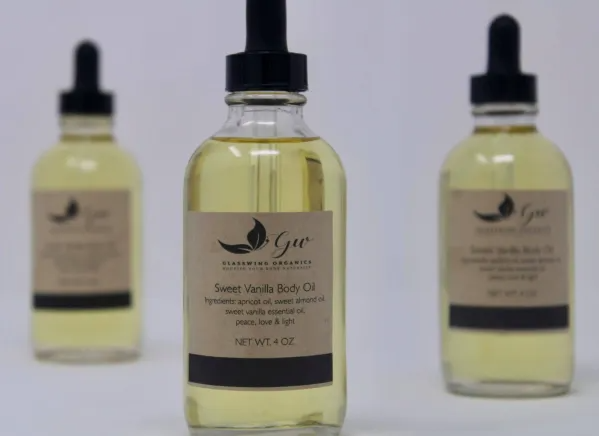 SWEET VANILLA BODY OIL image 1