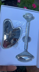 Load image into Gallery viewer, STAINLESS STEELE FACE ROLLER &amp; GUASHA SET image 1
